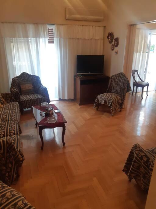Classical Apartment At Lycabetus Hill Афіни Екстер'єр фото